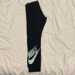 Nike cropped graphic tights